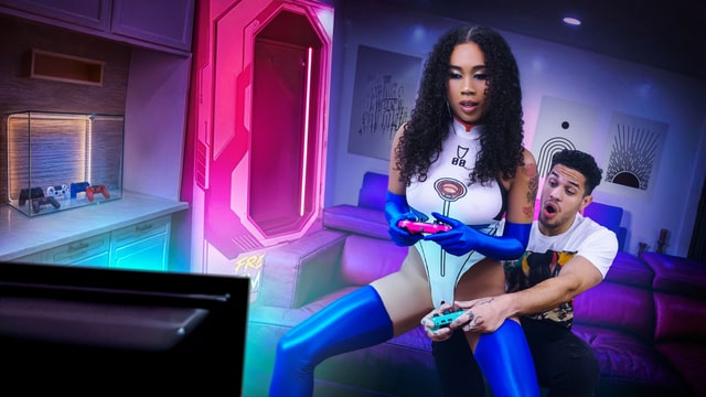 FreakyFembots – Skyla Sun – My Gamer Girl Fembot