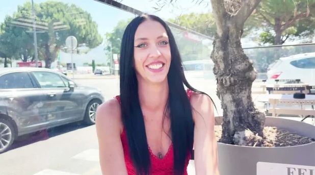 JacquieEtMichelTV — Louna 28 Years Old, From Marseille