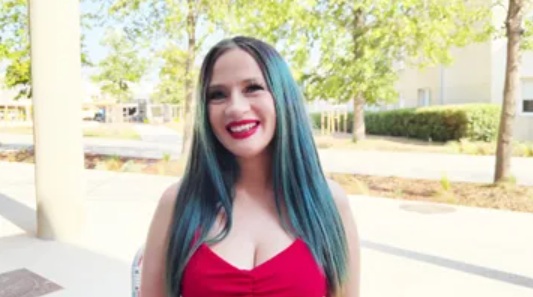 JacquieEtMichelTV — Blue — 31 Years Old, From Saint Brieuc